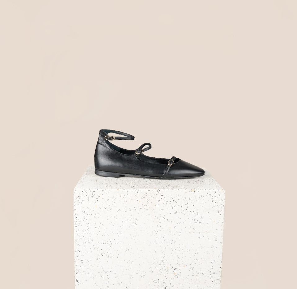 Nola Almond - Black Leather